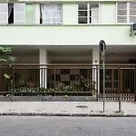 Omar do Rio - JG 40/104: Studio Ipanema, Internet 250mbps, Smart TV, Workstation, 20m do Metrô General Osório e a 500m da Praia de Ipanema
